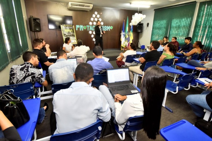 Moradores de área de conflito recebem orientação jurídica gratuita