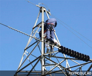 Eletricista consegue afastar condenação ao pagamento de honorários