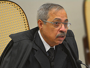 STJ vai definir se juiz pode incluir executado no Serasa