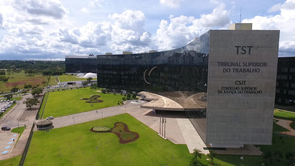 Banco é condenado a indenizar gerente sequestrado dentro de casa