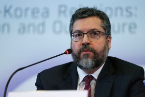 Chanceler brasileiro diz esperar retratação de embaixador chinês