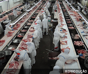 Desembargadora derruba suspensão das atividades da JBS e Seara