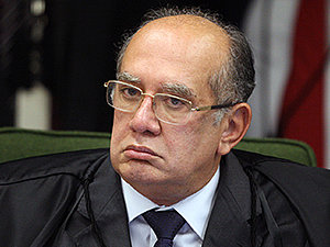 Gilmar Mendes concede domiciliar a mãe de criança por coronavírus