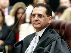 STJ concede HC por excesso de prazo causado por férias de testemunha