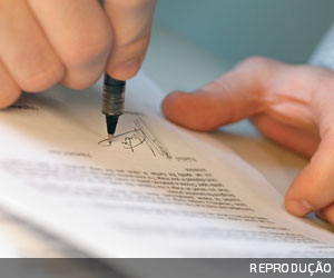 Contrato sem testemunhas não constitui título executivo extrajudicial