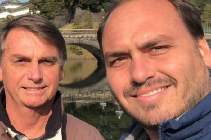 Investigação da PF contra Carlos deixa Bolsonaro irritado