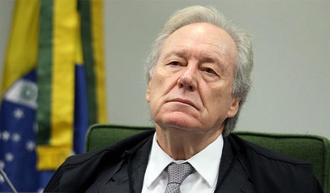 Lewandowski critica atuação da PF na investigação de autoridades