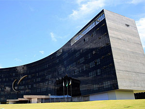 MPT pode propor ação contra firmas de advocacia, diz TST