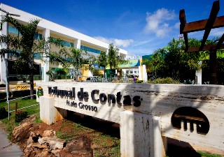 PGR questiona verba indenizatória a membros do TCE-MT