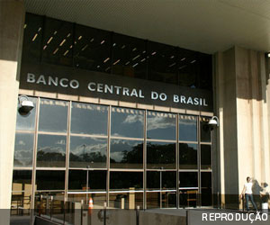 Resolução limita dividendos e veta aumento a dirigente de bancos