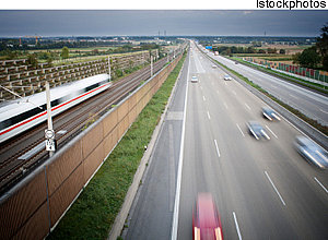 Concessionária tem direito de cobrar pela faixa de domínio