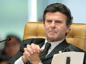 Fux dá andamento à proposta de alteração do regimento do STF
