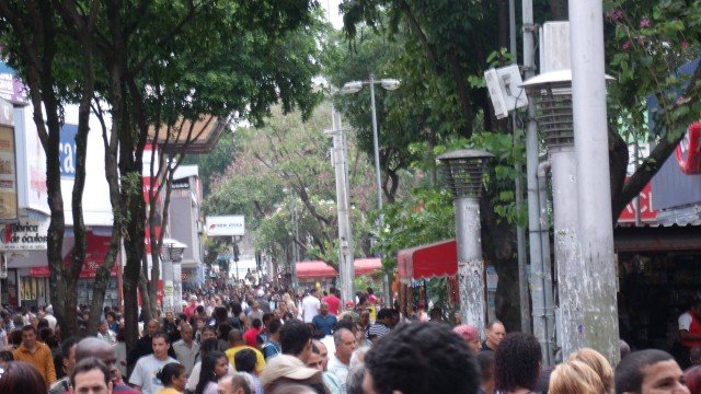 MP-RJ pede ações públicas e Crivella determina lockdown parcial