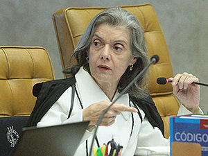 Município não pode proibir abordagem sobre gênero nas escolas