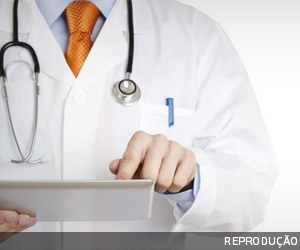 UFRJ deve antecipar formatura de 14 alunos de medicina